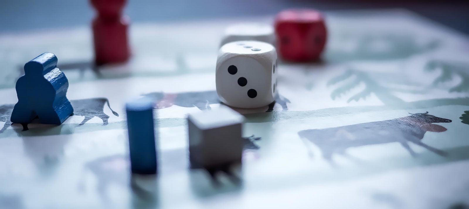 Analog Games. Brettspiele, Kartenspiele, Würfelspiele.